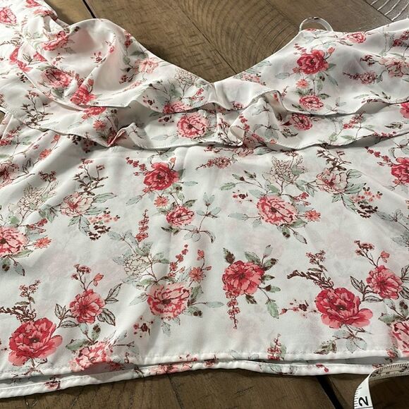 Boho Cropped Ruffle Blouse is Perfect Summer Blouse. Ready for Vacation 🛩 - Picture 11 of 16